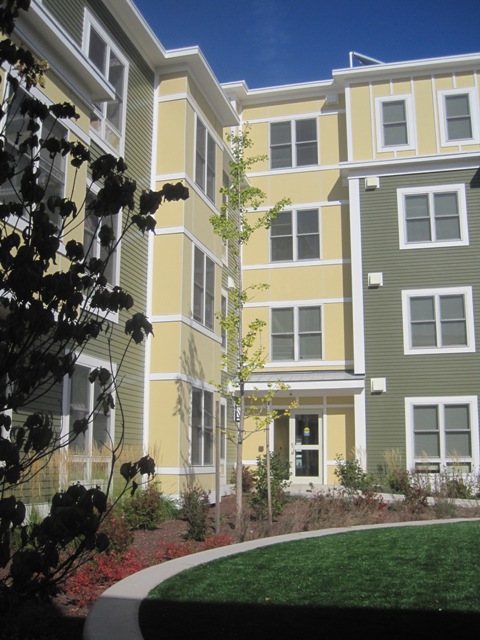 625 Putnam Ave