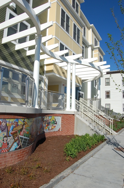 625 Putnam Ave
