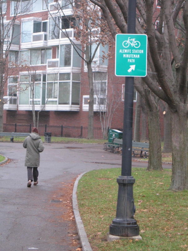 Wayfinding Sign to Minuteman Path