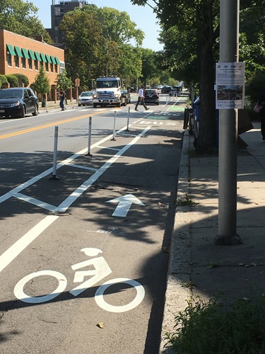 Photo of Separated Bike Lane with flexible delineators