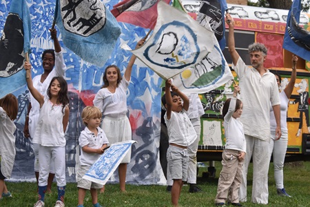 Bread and Puppet Theater performs its 