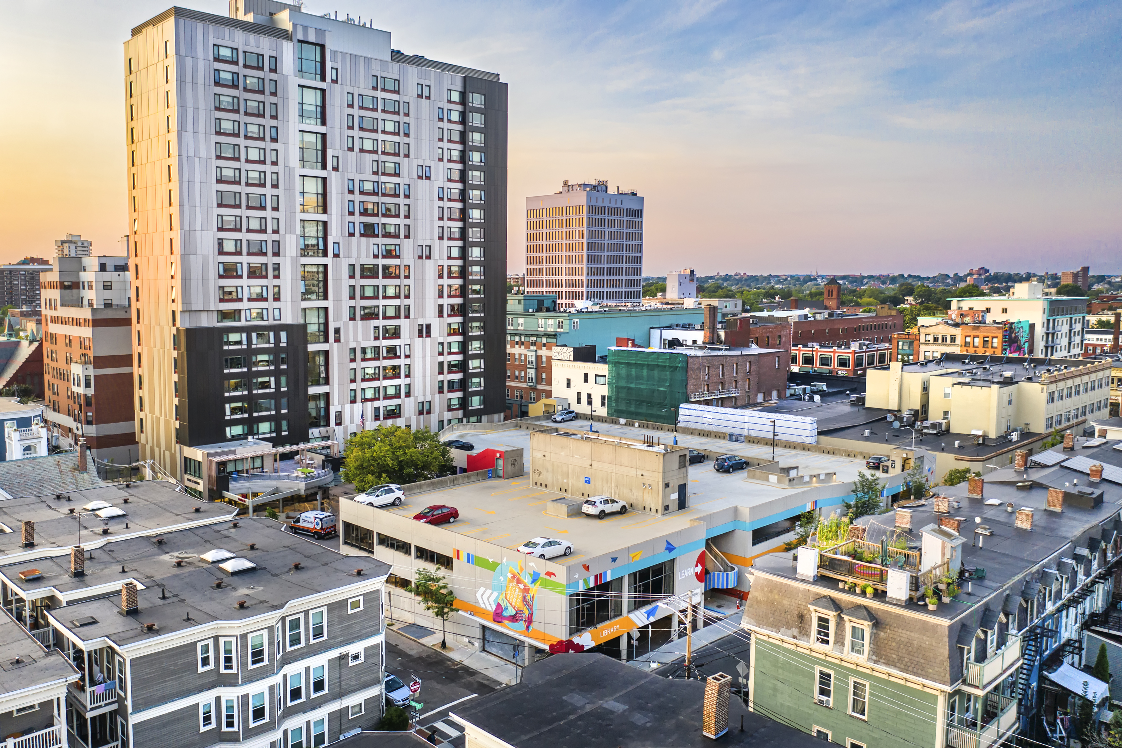 Exterior photo of the Central Square Branch