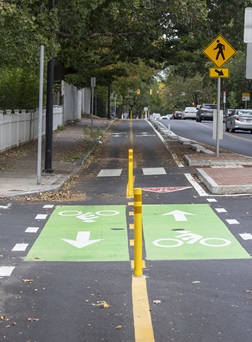 Separated 2 way bike lane at brattle st