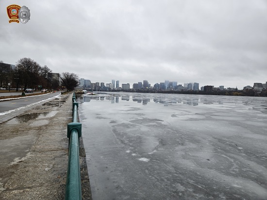 Charles River Ice - 29Dec 2025 - 4