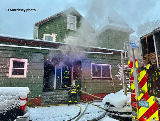 Workign Fire Box 45-36` - 80 Pleasant St - Jan 19, 2026 - hose line deployment via front door