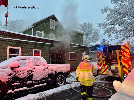 Working fire box 45-361 - 80 Pleasant St - Jan 19, 2026 - smoke showing