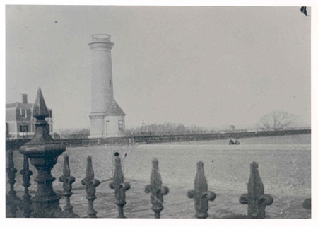 Picture of the Cambridge standpipe, date unknown.