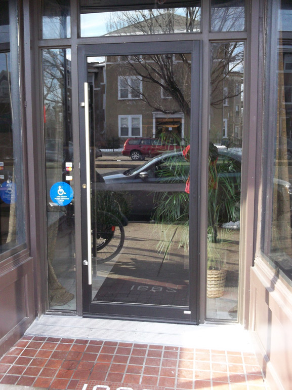 Acessible doorway at Guilia restaurant