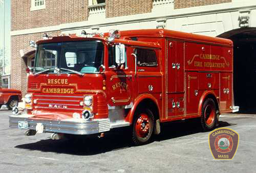 Recue 1 1969 Mack